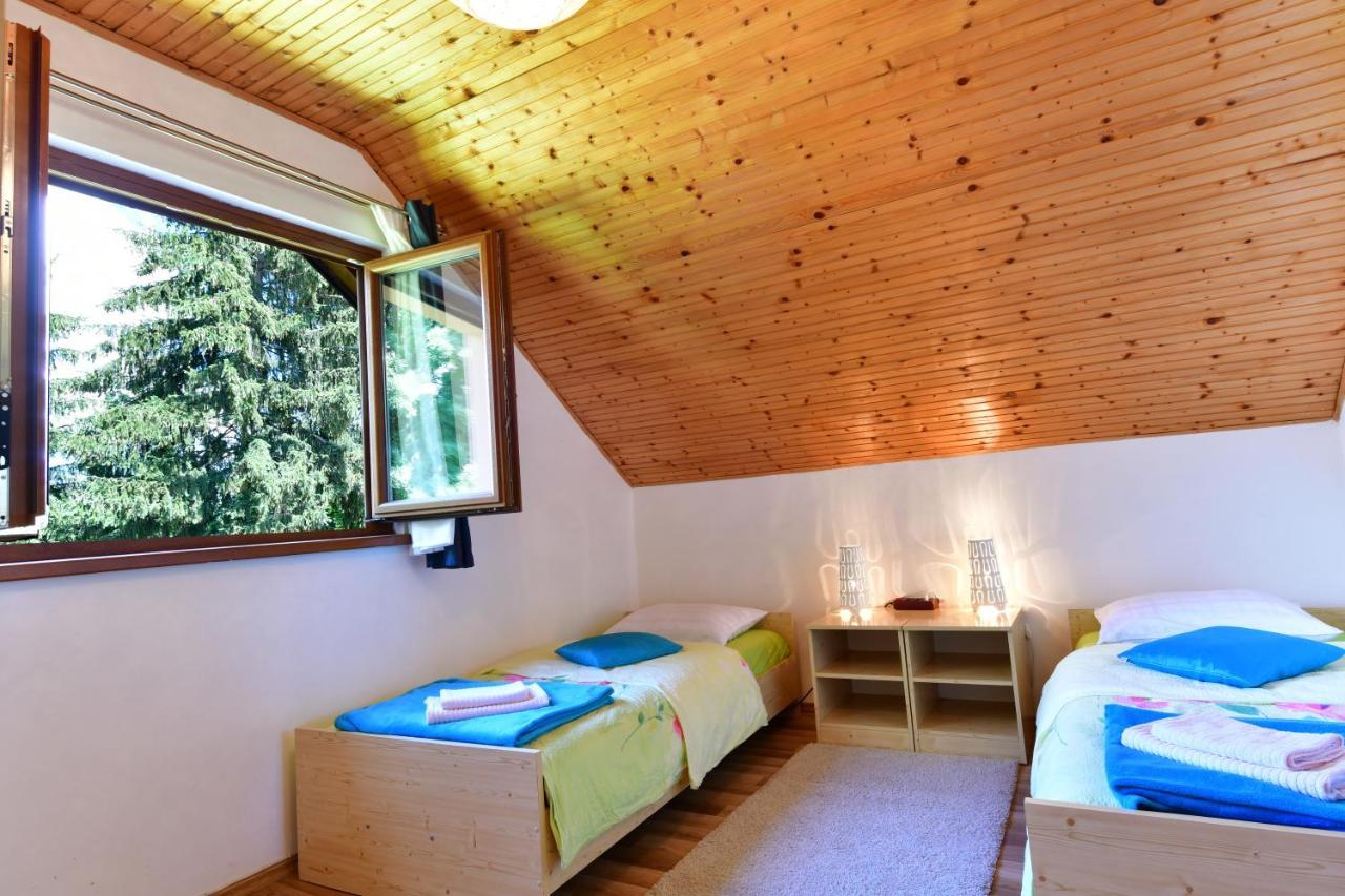 Apartman Jelena Rakovica Exterior foto